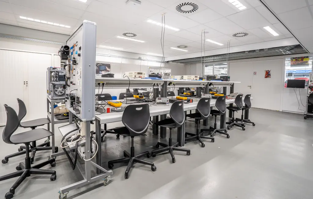Moderne Produktionstechnologie in der Elektronik- und Elektrotechnikindustrie